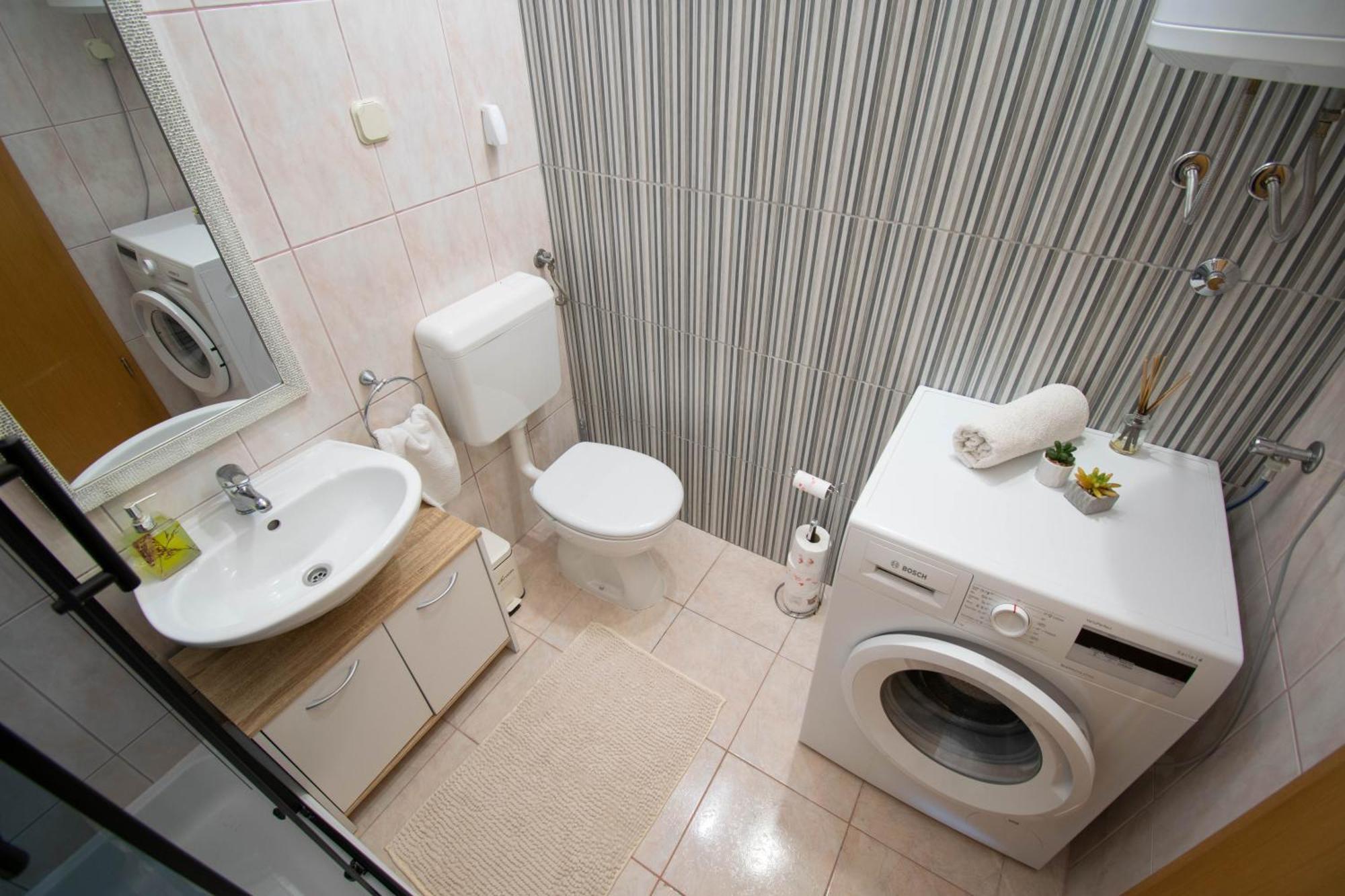 Apartment 30 M From Beach,Makarska,Marija Exterior photo